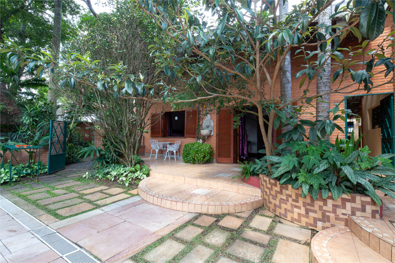 Casa com 5 quartos à venda, 1000m² em Rua Jacatirão, Chácara Monte Alegre, São Paulo, SP