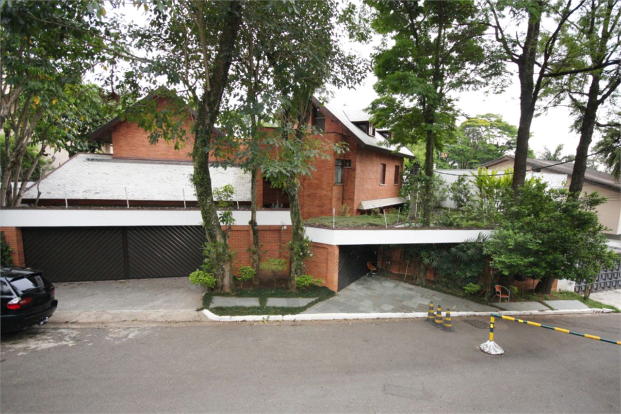 Sobrado com 5 quartos à venda, 850m² em Alto da Boa Vista, São Paulo, SP