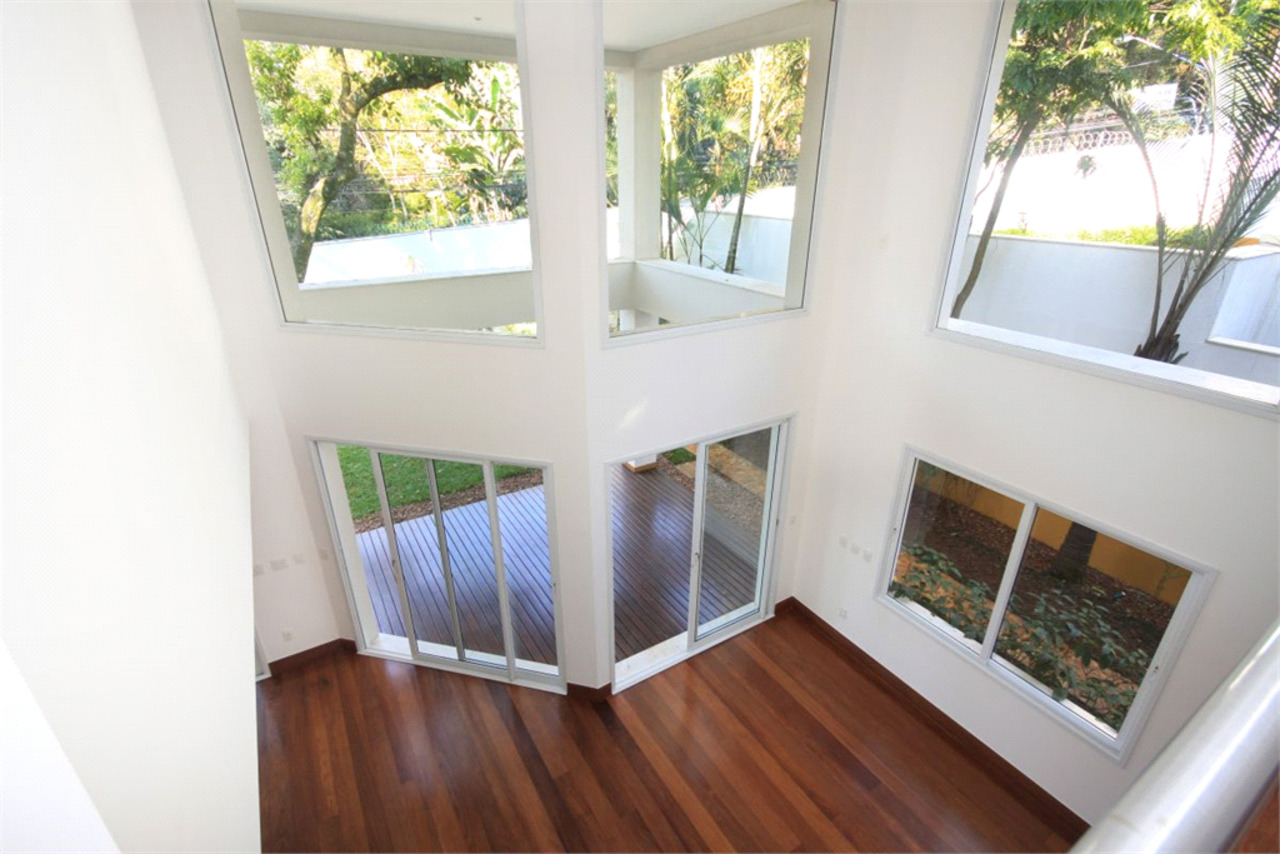 Casa com 4 quartos à venda, 530m² em Rua Marechal Deodoro, Alto da Boa Vista, São Paulo, SP