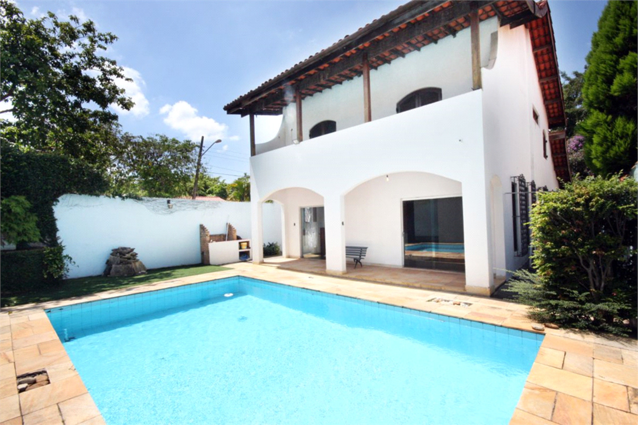 Casa com 3 quartos à venda, 280m² em Rua Marivaldo Fernandes, Interlagos, São Paulo, SP