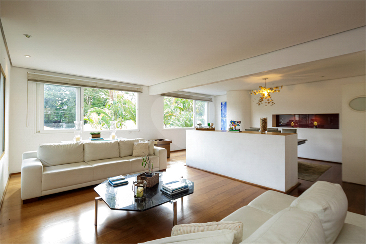 Casa com 4 quartos à venda, 340m² em Rua Doutor Felipe Figliolini, Alto da Boa Vista, São Paulo, SP