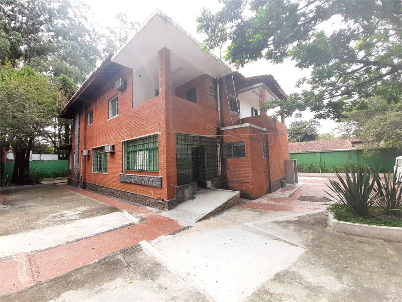 Sobrado com 6 quartos à venda, 650m² em Avenida Vereador José Diniz, Alto da Boa Vista, São Paulo, SP