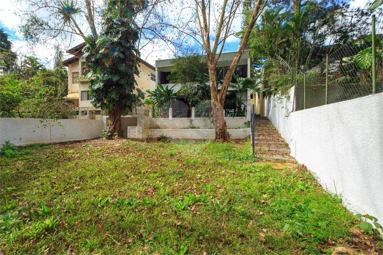 Sobrado com 4 quartos à venda, 382m² em Rua Breves, Chácara Flora, São Paulo, SP