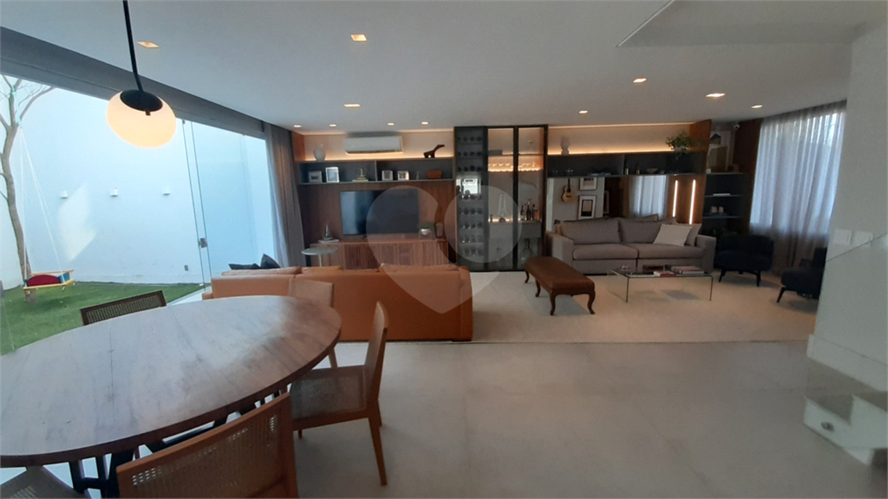 Casa com 4 quartos à venda, 234m² em Rua das Barcas, Alto da Boa Vista, São Paulo, SP