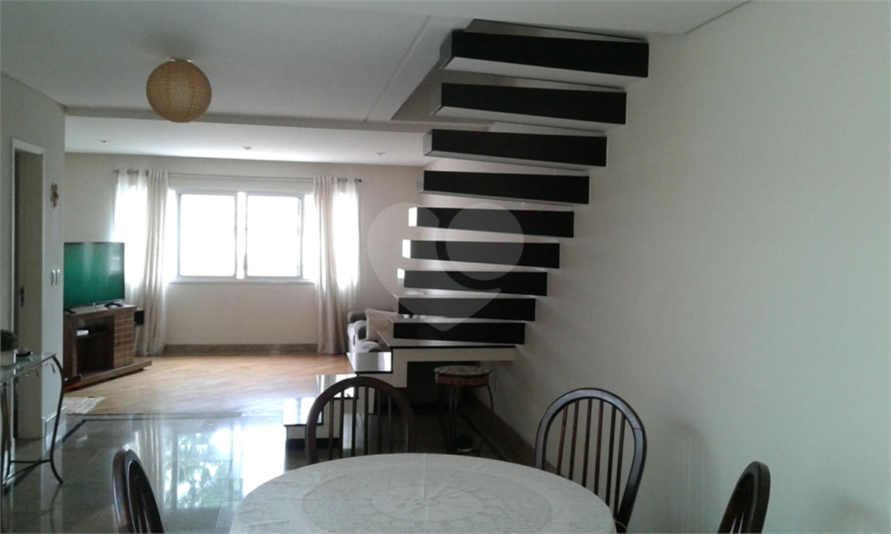 Casa com 3 quartos à venda, 170m² em Rua Antônio Dario Menezes, Campo Grande, São Paulo, SP