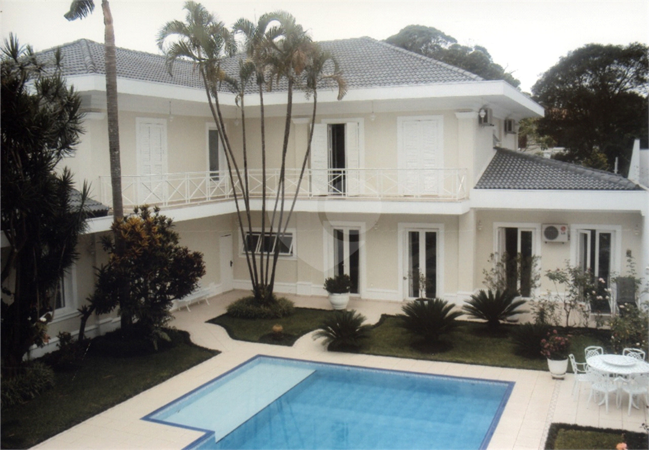 Casa com 4 quartos à venda, 820m² em Vila Dionisia, São Paulo, SP