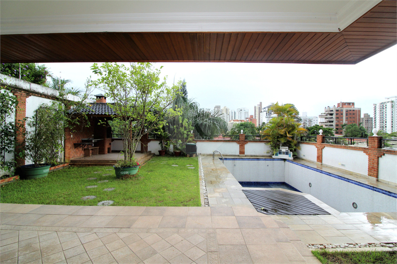 Casa com 4 quartos à venda, 450m² em Rua Lourenço de Almeida Prado, Real Parque, São Paulo, SP