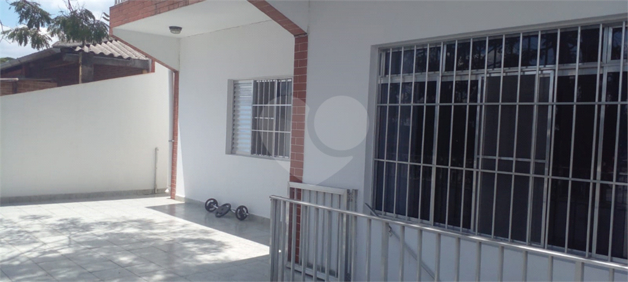 Sobrado com 4 quartos à venda, 315m² em Rua Ariabu, Cidade Dutra, São Paulo, SP