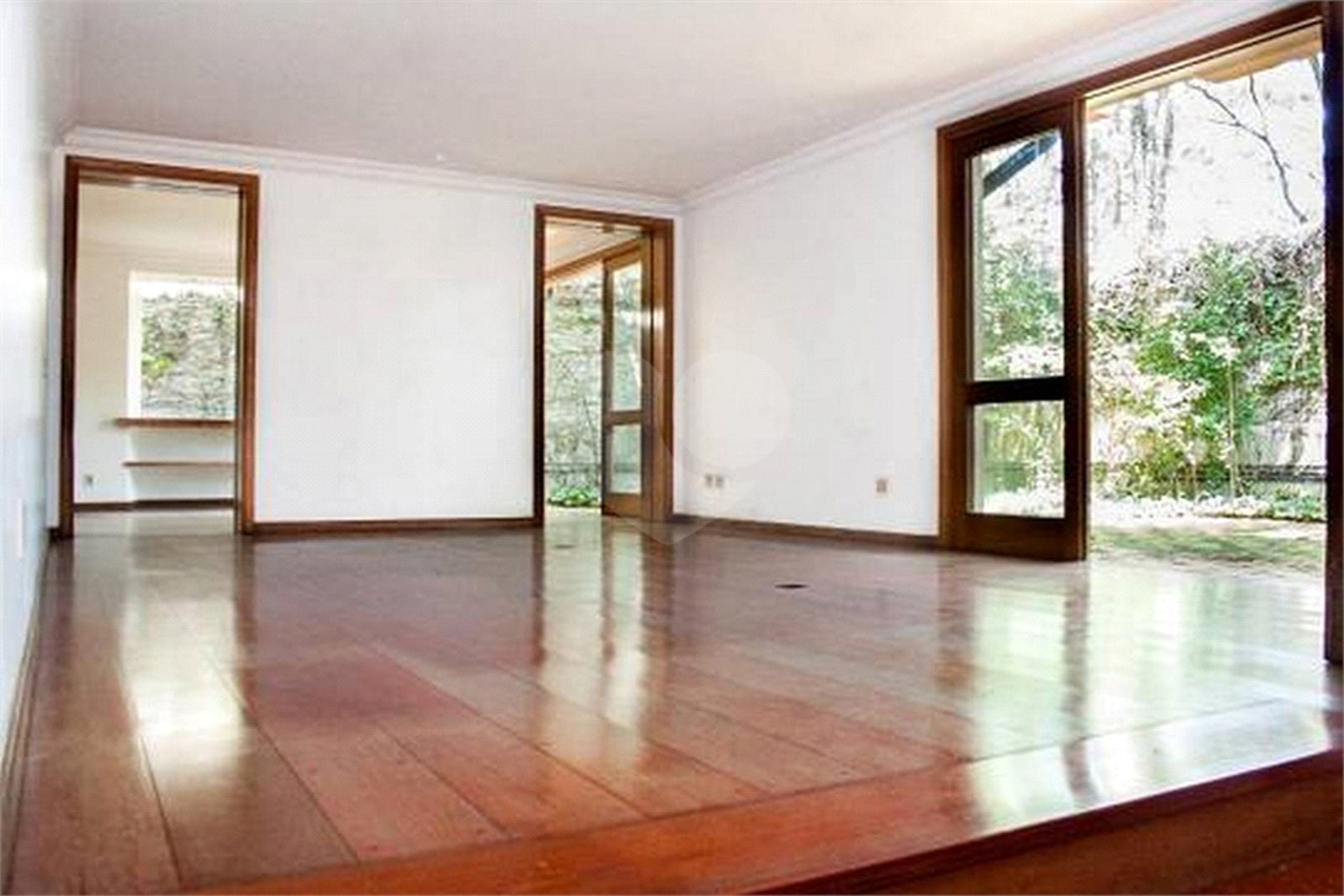 Sobrado com 4 quartos à venda, 816m² em Rua Araporé, Cidade Jardim, São Paulo, SP