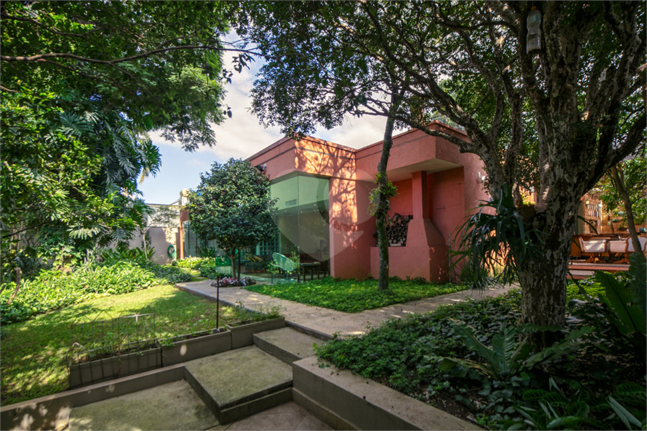 Casa com 5 quartos à venda, 550m² em Rua Doutor Adhemar Queiroz de Moraes, Alto da Boa Vista, São Paulo, SP