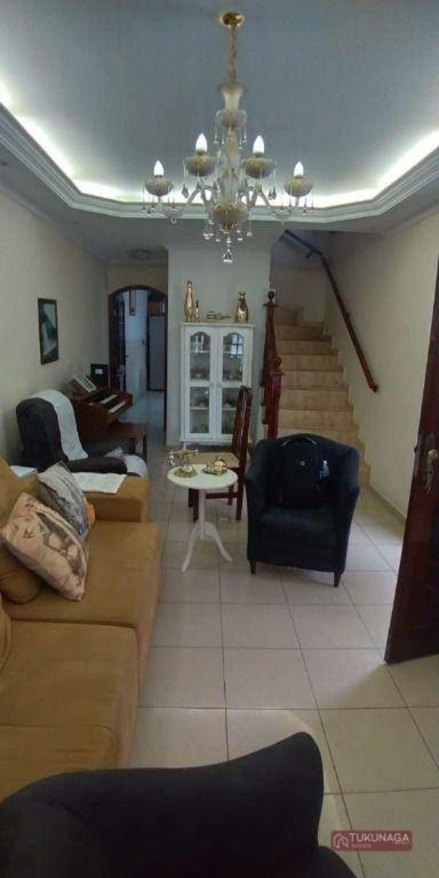 Casa com 3 quartos à venda, 210m² em Rua Silvestre Vasconcelos Calmon, Parque Continental I, Guarulhos, SP