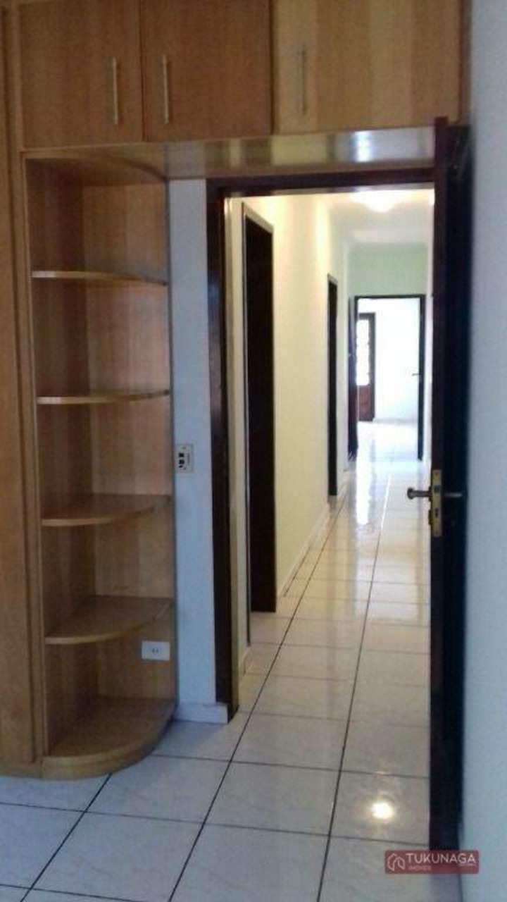 Casa com 3 quartos à venda, 220m² em Rua Maria José Bellegarde Santoni, Parque Renato Maia, Guarulhos, SP