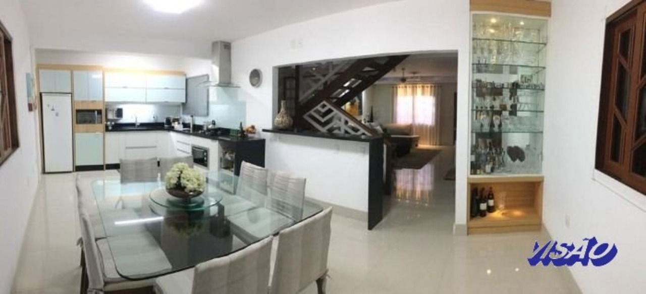 Casa com 3 quartos à venda, 318m² em Areias, São José, SC
