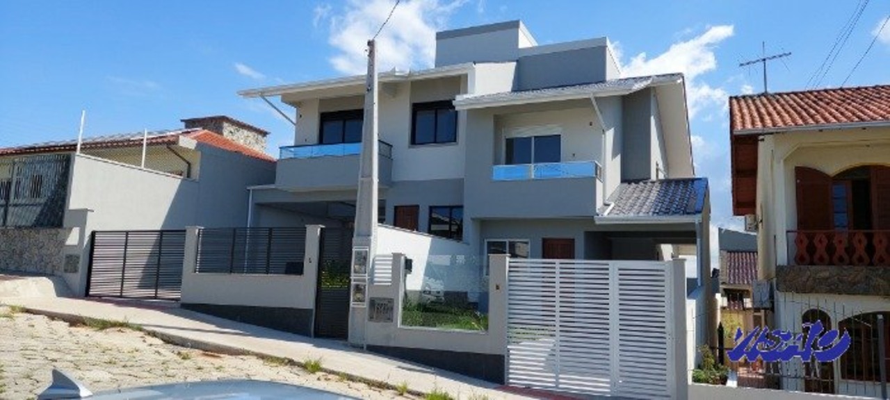 Casa com 2 quartos à venda, 101m² em Rua Henrique Alvim Corrêa, Areias, São José, SC