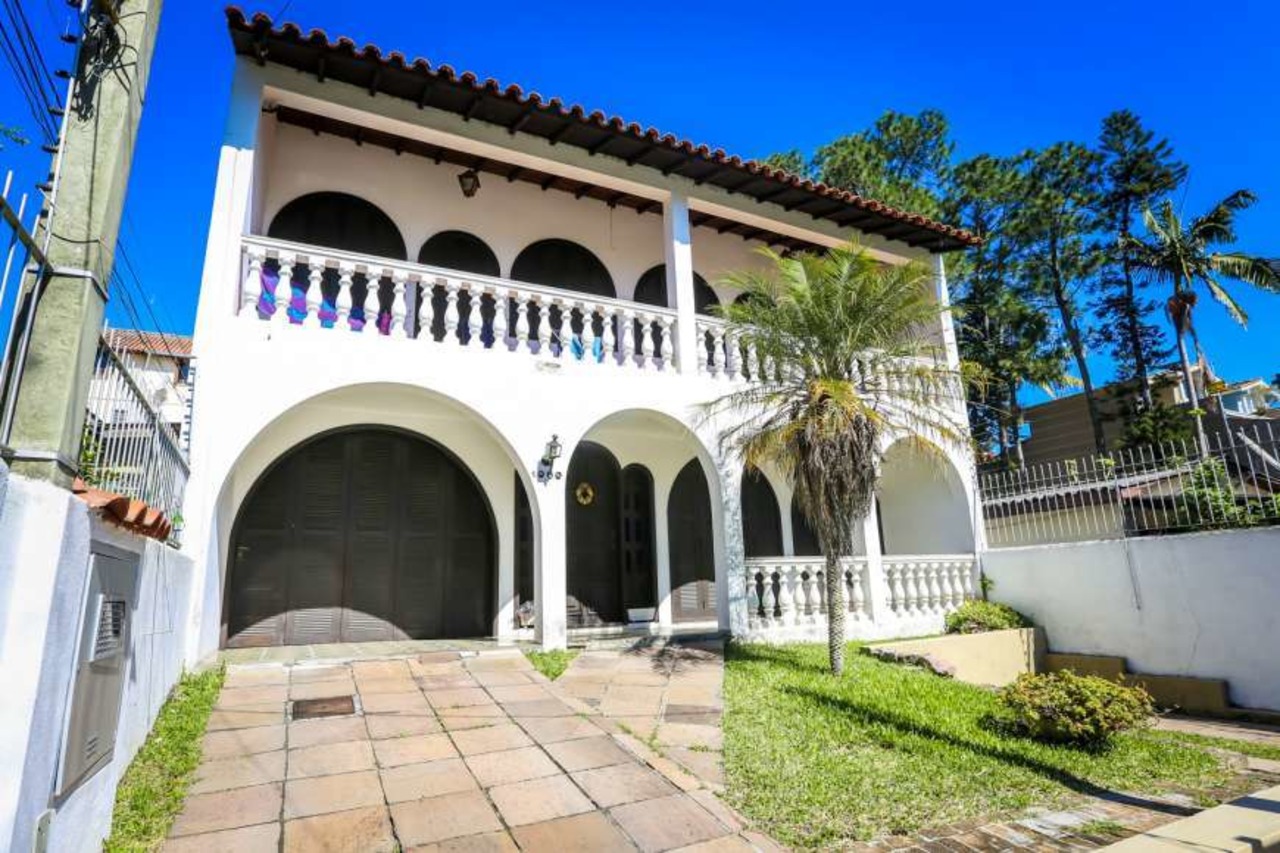 Casa com 3 quartos à venda, 318m² em Porto Alegre, RS
