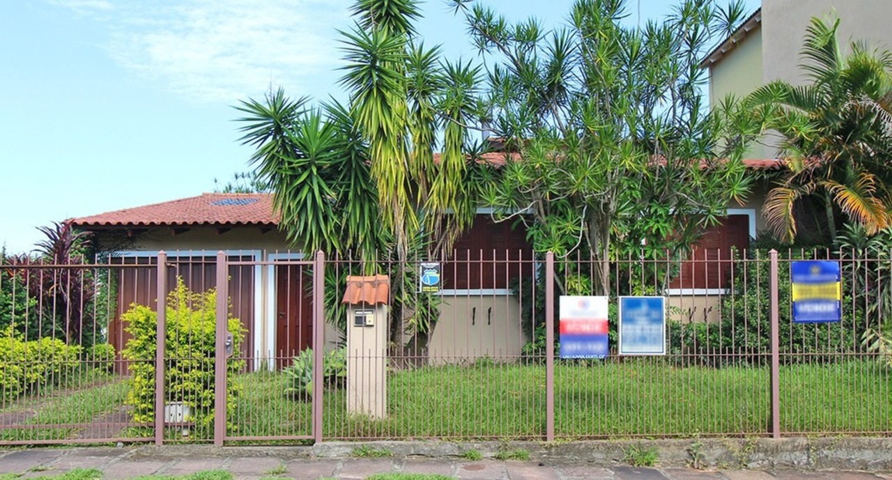 Casa com 3 quartos à venda, 268m² em Rua Doutor Mário Totta, Camaquã, Porto Alegre, RS