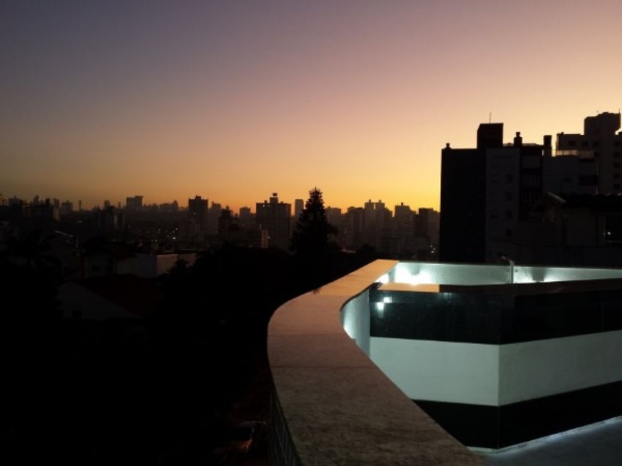 Apartamento com 1 quartos à venda, 57m² em Rua Brito Peixoto, Passo DAreia, Porto Alegre, RS