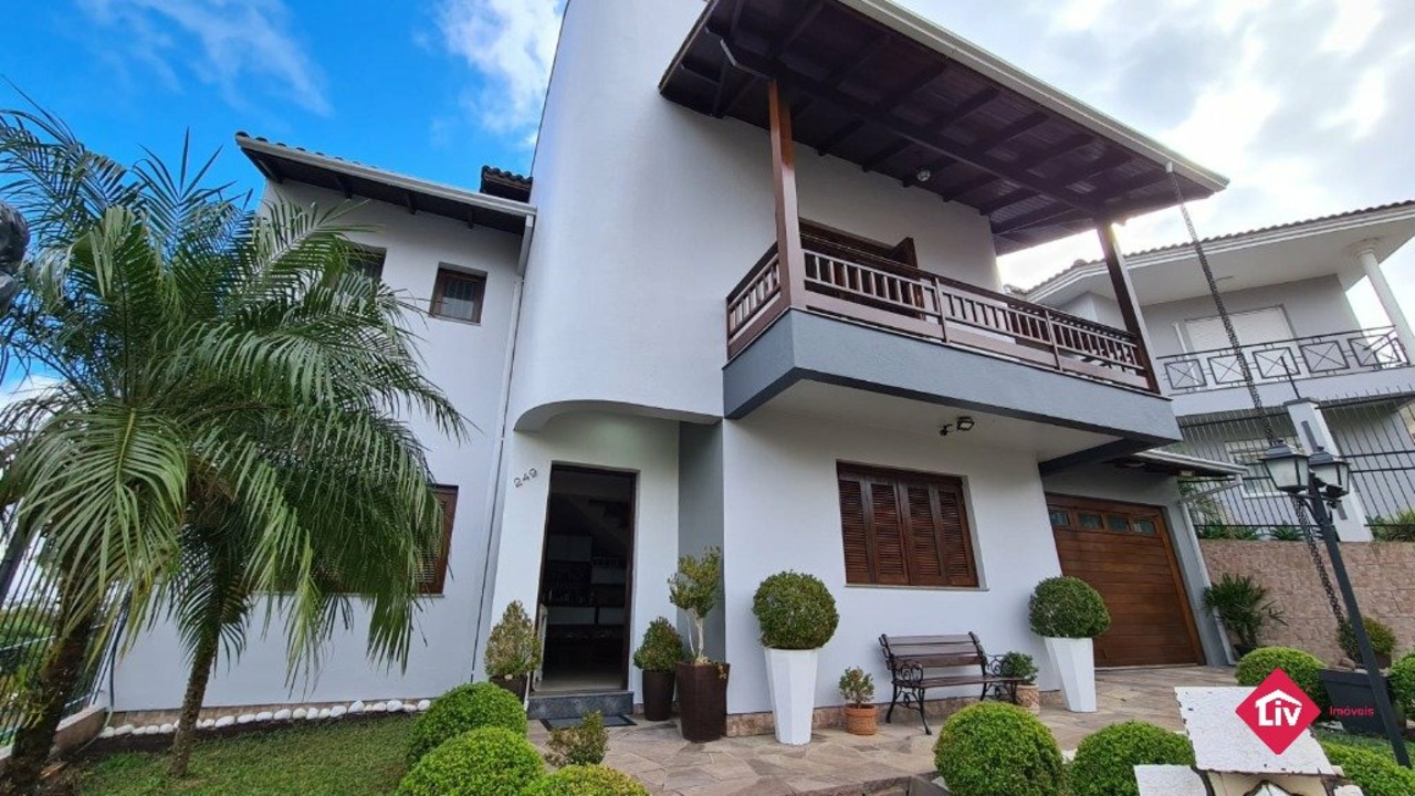 Casa com 4 quartos à venda, 380m² em Rua das Tibouchinas, Cinqüentenário, Caxias do Sul, RS