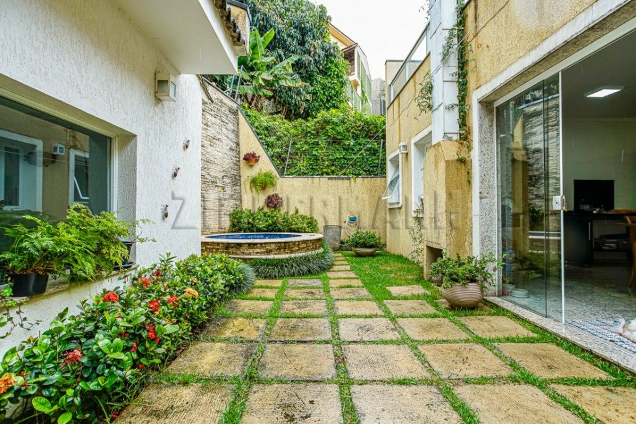 Casa com 5 quartos à venda, 313m² em Rua Costa Morgado, Vila Romana, São Paulo, SP