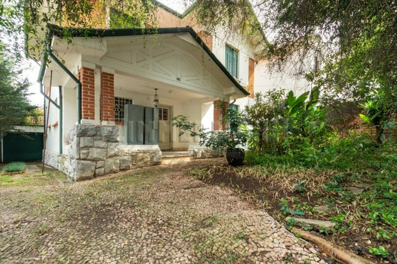 Casa com 6 quartos à venda, 300m² em Rua Bragança, Pacaembu, São Paulo, SP