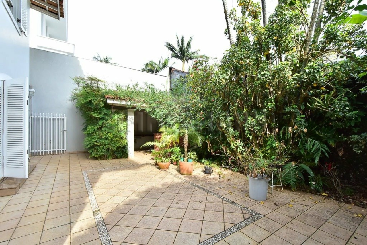 Casa com 4 quartos à venda, 339m² em Rua Baru, Alto da Boa Vista, São Paulo, SP