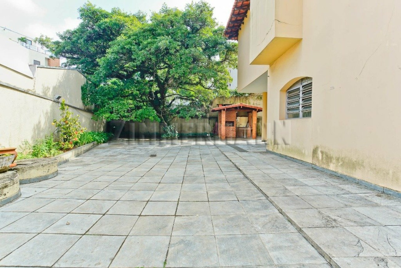 Casa com 4 quartos à venda, 340m² em Rua Plínio de Morais, Sumaré, São Paulo, SP