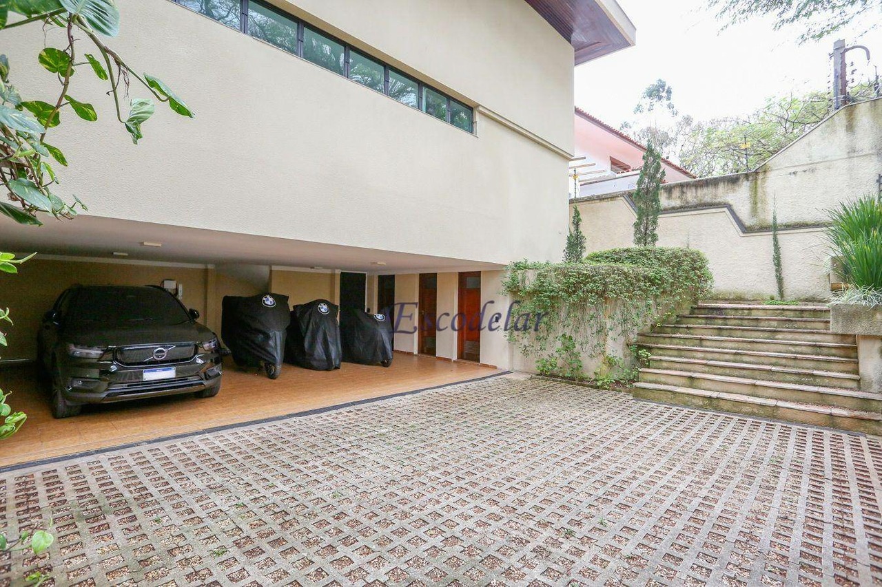 Casa com 4 quartos à venda, 480m² em Rua Carmo do Cajuru, Jardim Guedala, São Paulo, SP