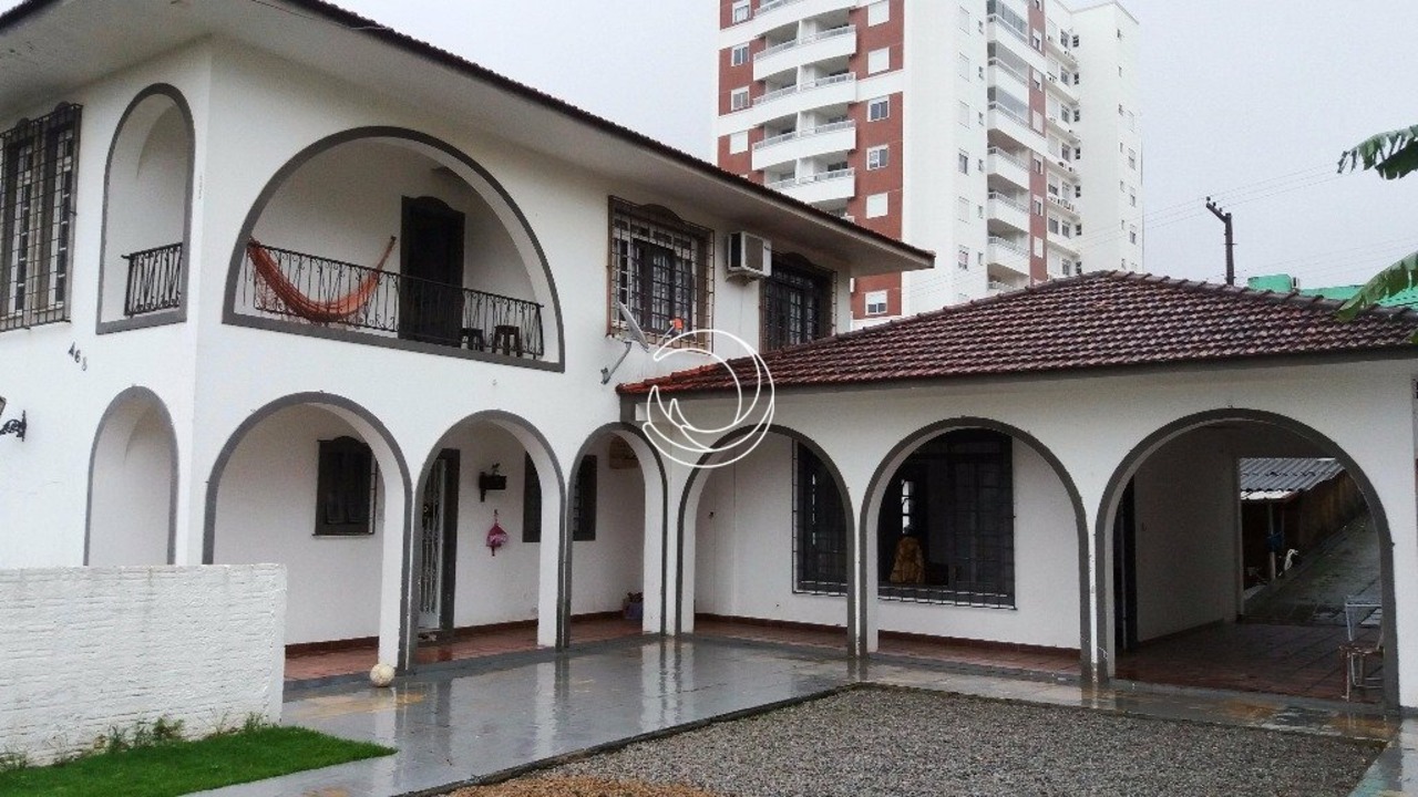 Casa com 4 quartos à venda, 550m² em Rua Eugênio Portela, Barreiros, São José, SC