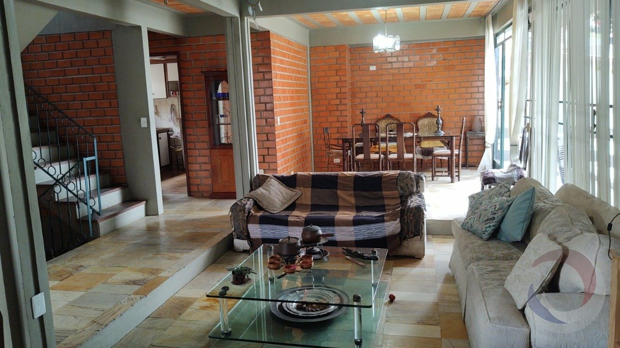 Casa com 3 quartos à venda, 227m² em Rua Professora Enoé Schutel, Trindade, Florianópolis, SC