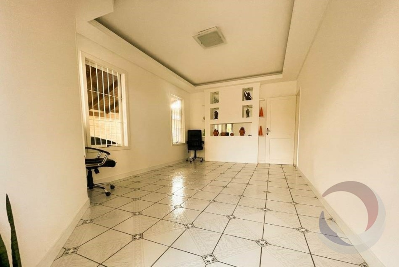 Casa com 3 quartos à venda, 240m² em Rua Caetano Silveira de Matos, Centro, Palhoça, SC