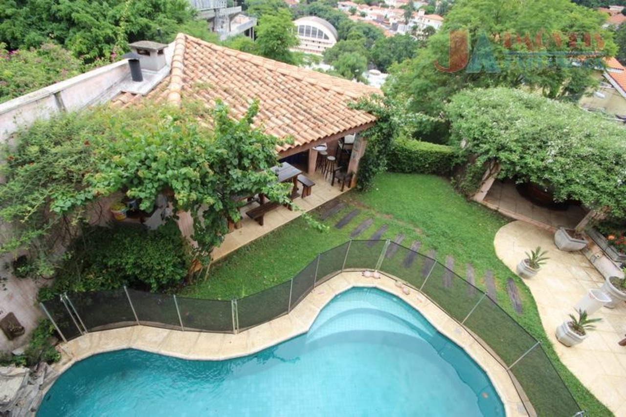 Casa com 4 quartos à venda, 510m² em Pacaembu, São Paulo, SP
