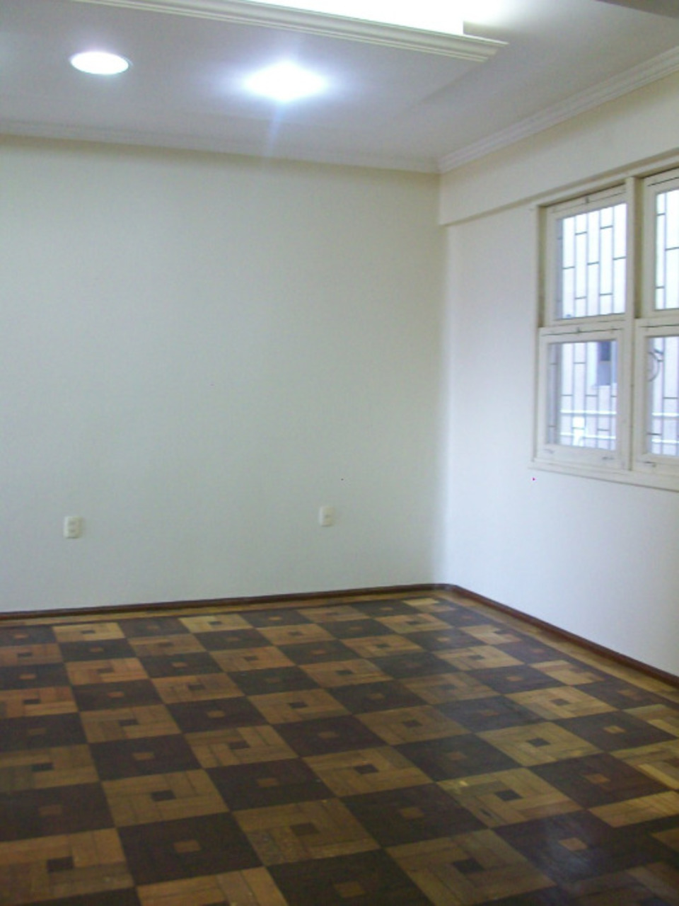 Apartamento com 2 quartos para alugar, 90m² em Jardim do Salso, Porto Alegre, RS