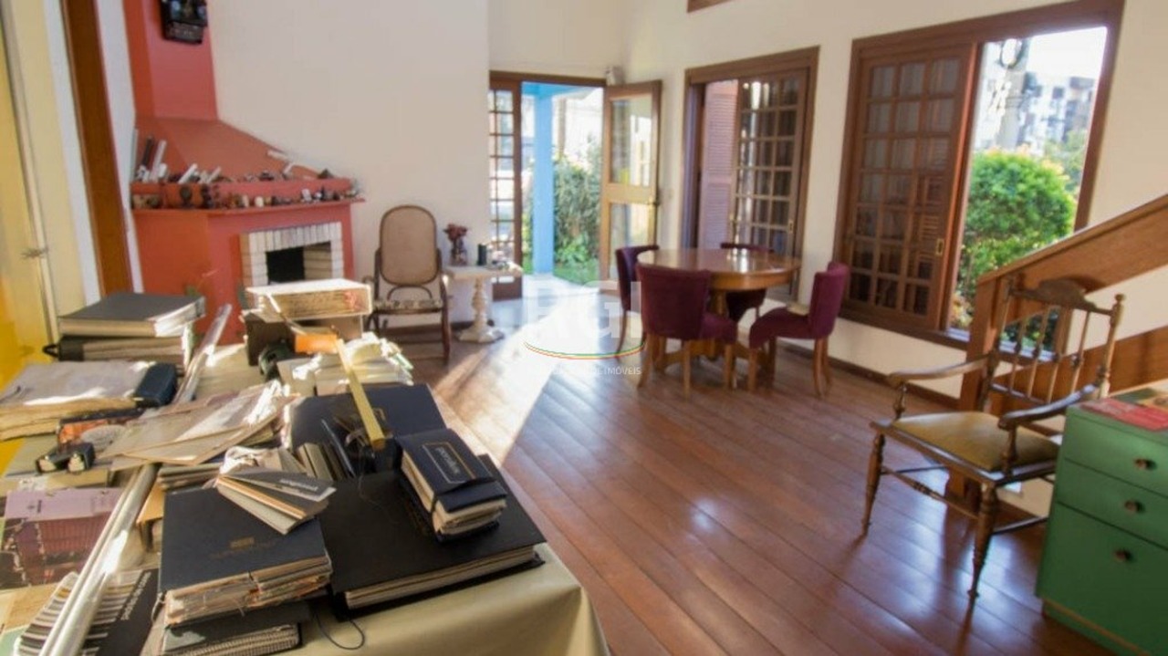 Casa com 3 quartos à venda, 151m² em Porto Alegre, RS