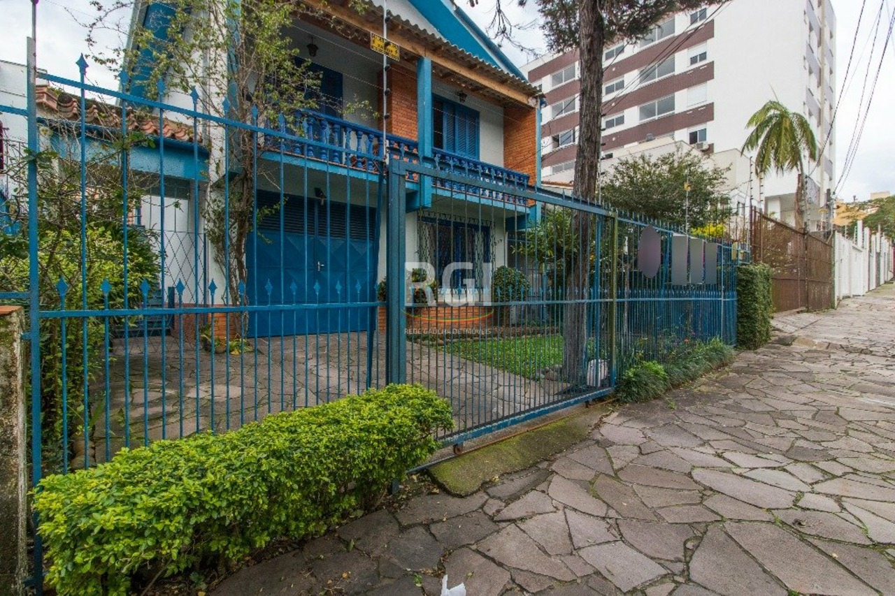 Sobrado com 4 quartos à venda, 210m² em Rua Senegal, Vila Ipiranga, Porto Alegre, RS