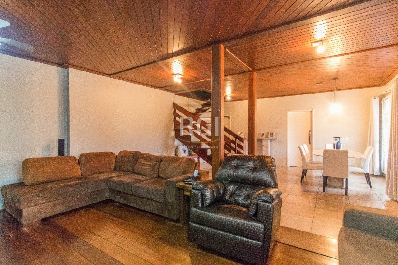 Casa com 3 quartos à venda, 600m² em Vila Nova, Porto Alegre, RS