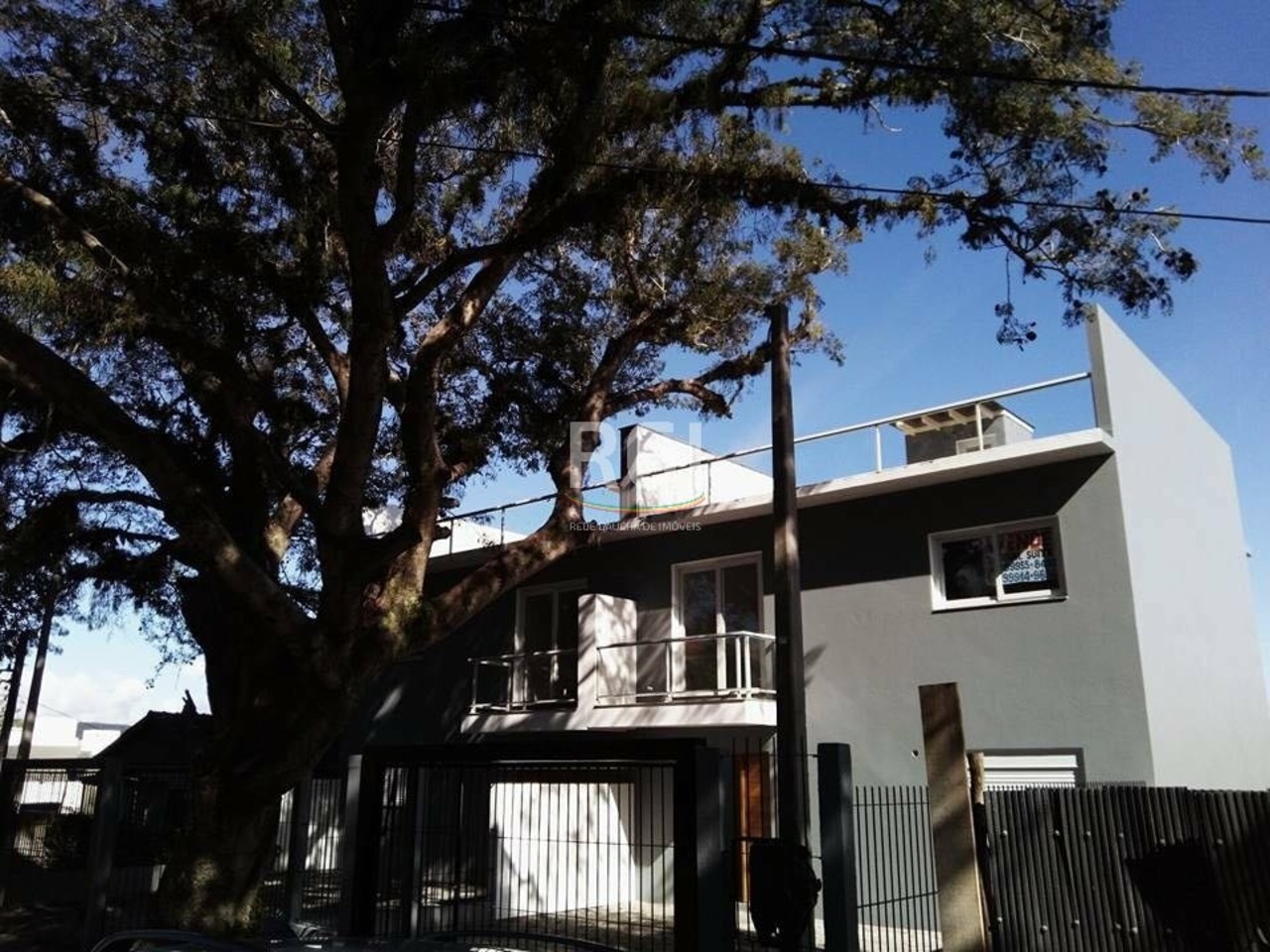 Casa com 3 quartos à venda, 240m² em Avenida Guarujá, Guarujá, Porto Alegre, RS