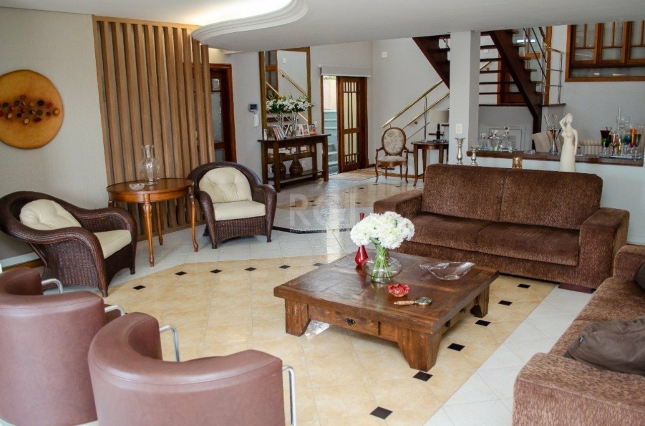 Casa com 5 quartos à venda, 550m² em Rua Souza Lobo, Vila Jardim, Porto Alegre, RS