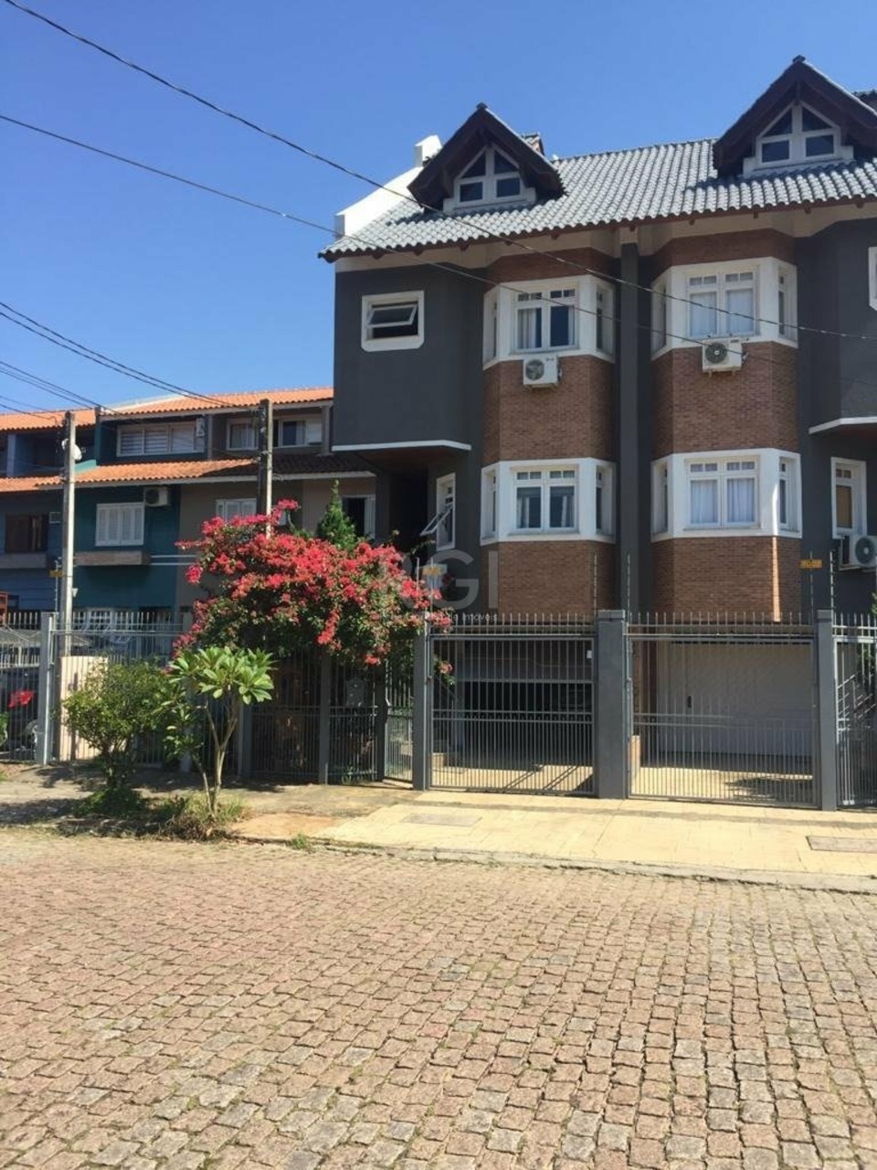 Casa com 3 quartos à venda, 284m² em Jardim Itu Sabará, Porto Alegre, RS