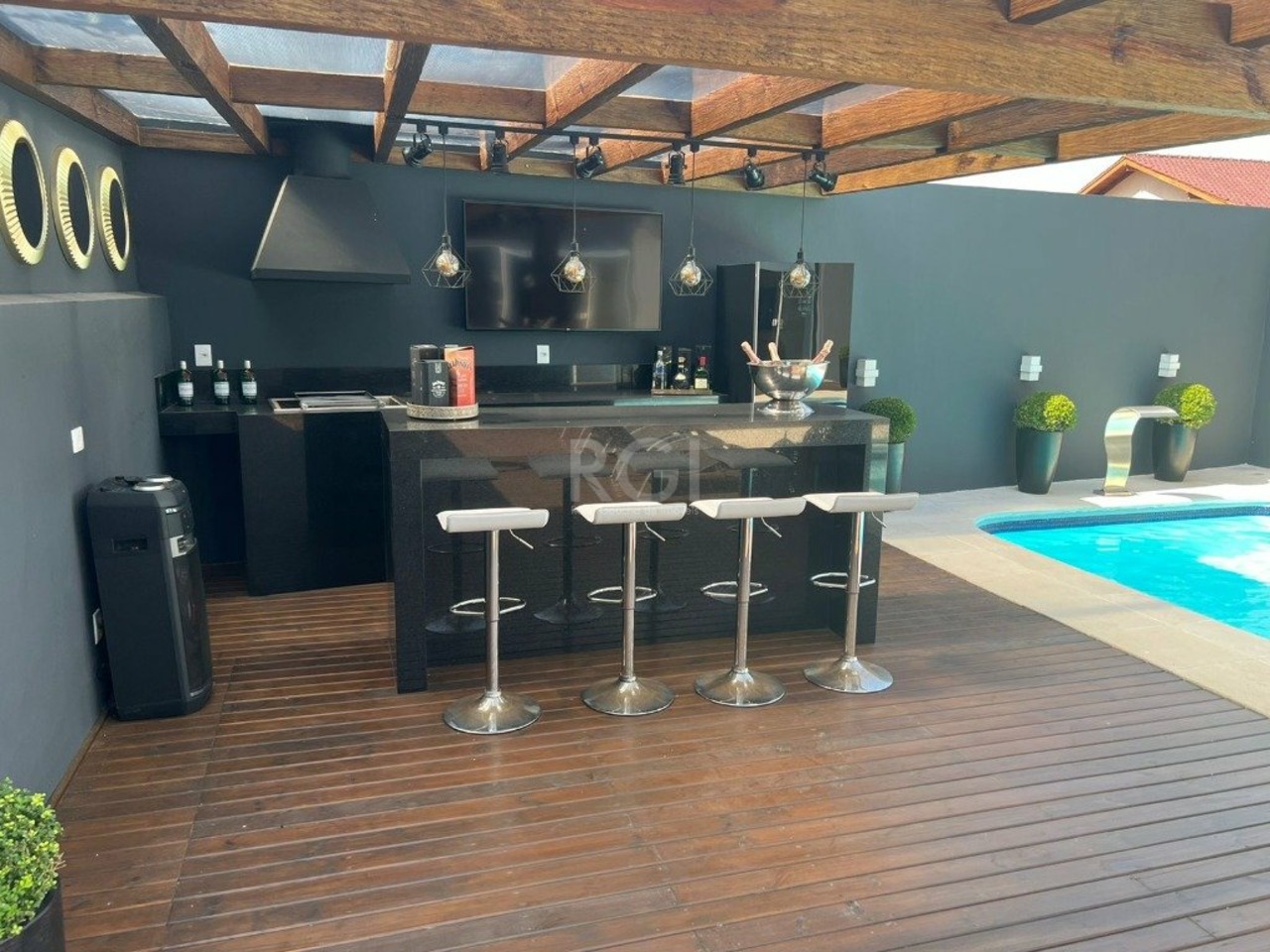 Casa de Condomínio com 3 quartos para alugar, 360m² em Partenon, Porto Alegre, RS