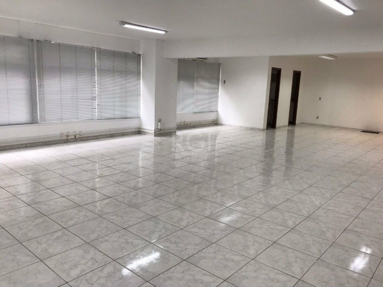 Comercial com 0 quartos para alugar, 107m² em Rua Jerônimo Coelho, Centro Histórico, Porto Alegre, RS
