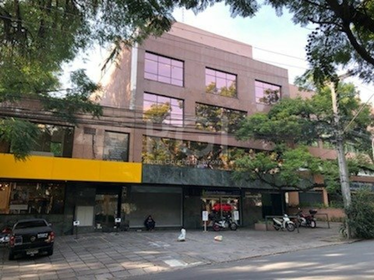 Comercial com 0 quartos para alugar, 52m² em Avenida Cristóvão Colombo, Floresta, Porto Alegre, RS