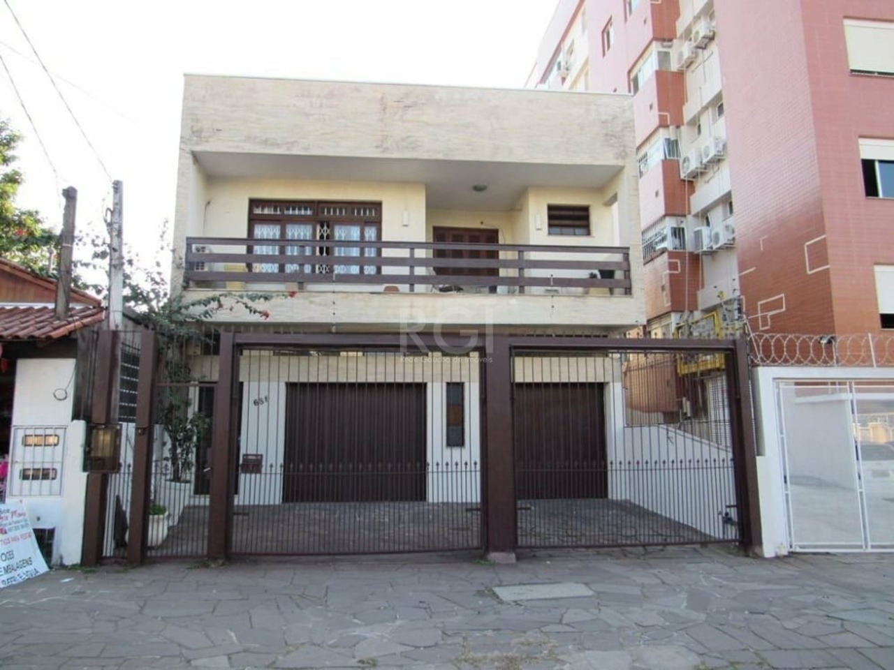 Casa com 3 quartos para alugar, 353m² em Porto Alegre, RS