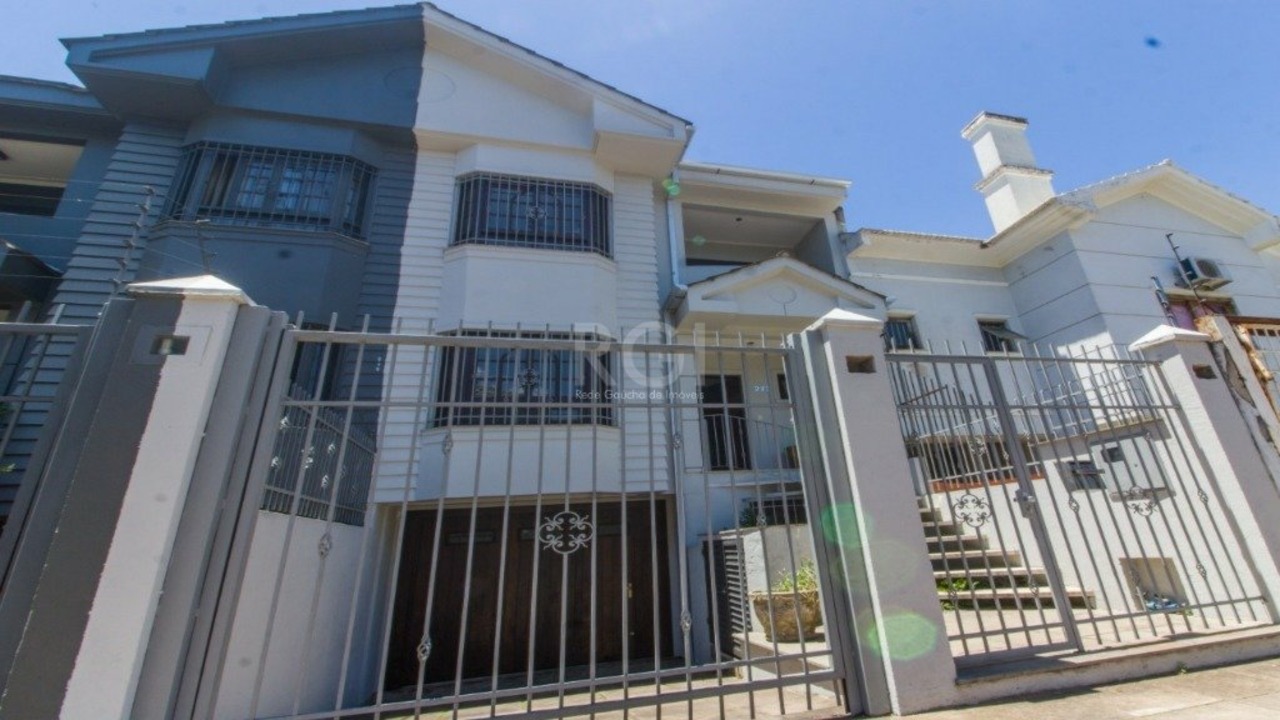 Casa com 3 quartos para alugar, 293m² em Jardim Lindóia, Porto Alegre, RS