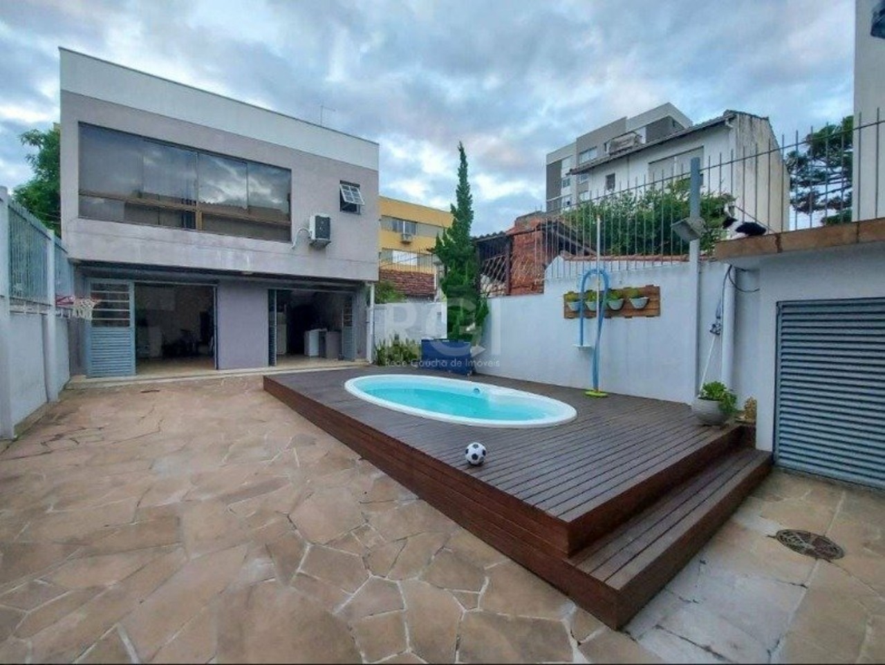 Casa com 4 quartos à venda, 243m² em Porto Alegre, RS
