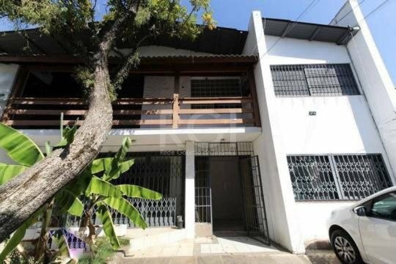 Casa com 4 quartos para alugar, 346m² em Rua Doutor Sebastião Leão, Azenha, Porto Alegre, RS