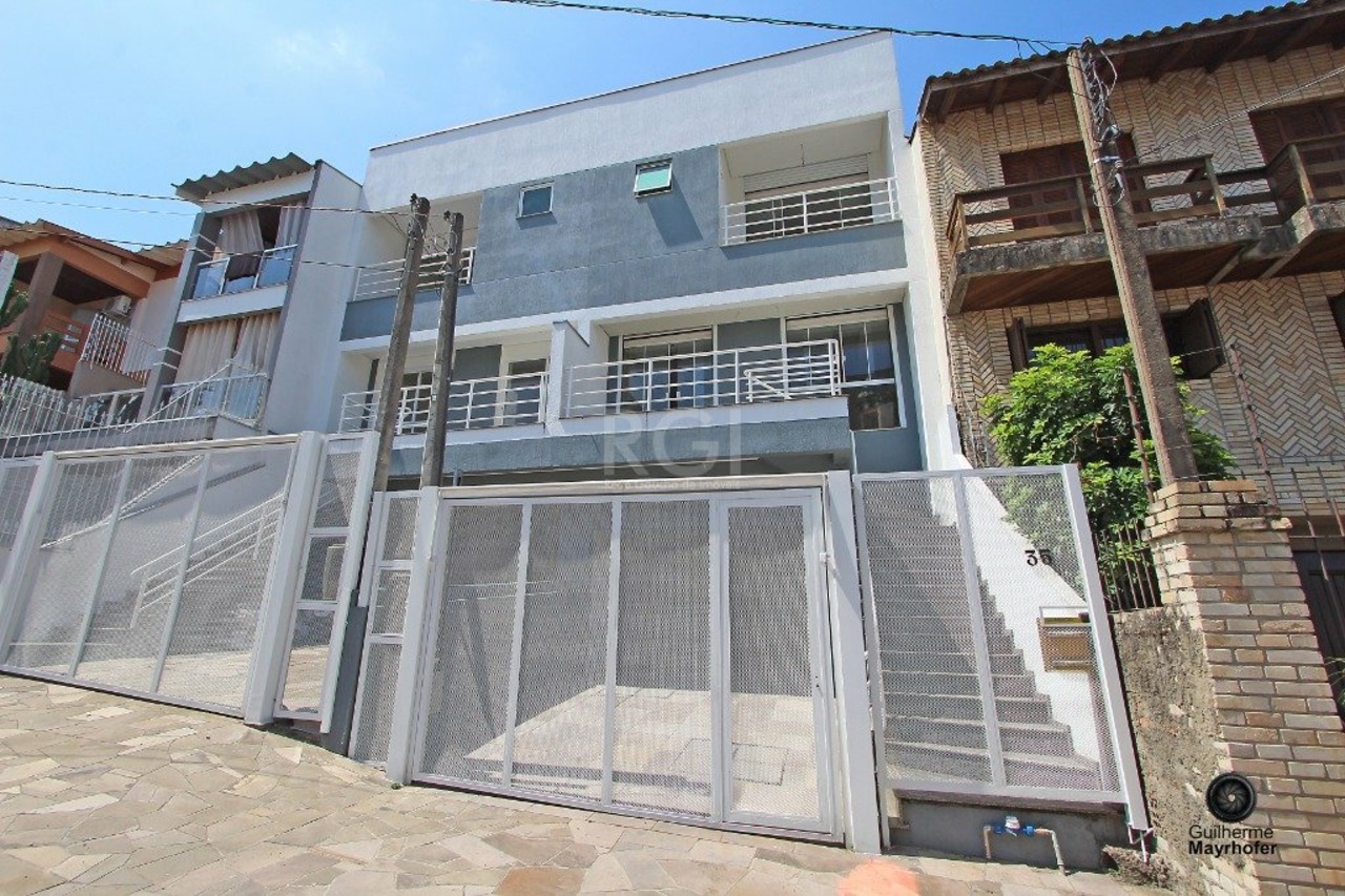 Casa com 3 quartos à venda, 229m² em Rua Dona Adda Mascarenhas de Moraes, Jardim Itu Sabará, Porto Alegre, RS