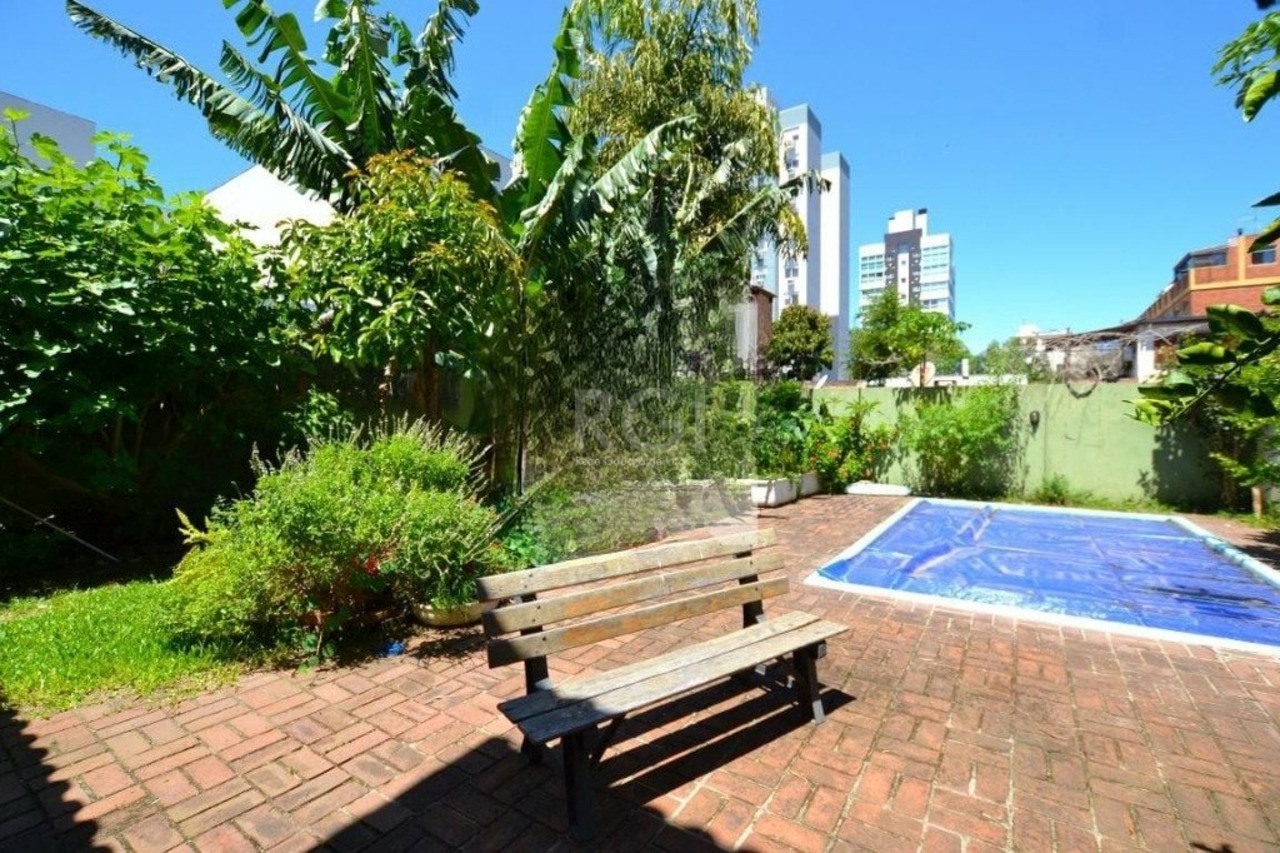 Casa com 4 quartos para alugar, 290m² em Rua Cervantes, Jardim Botânico, Porto Alegre, RS