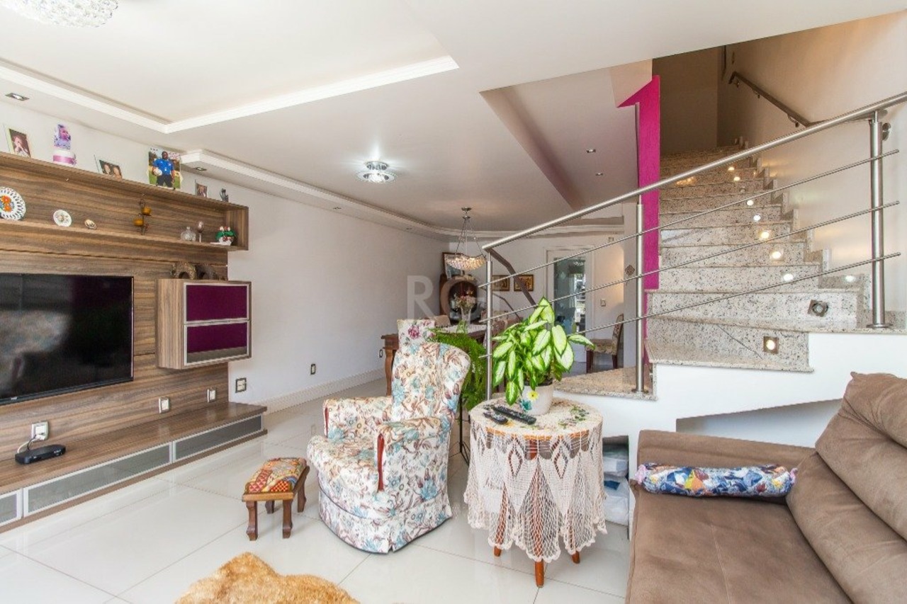 Casa com 4 quartos para alugar, 395m² em Porto Alegre, RS