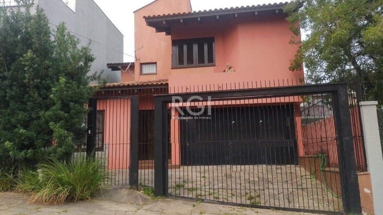 Casa com 3 quartos à venda, 251m² em Rua Félix da Cunha, Chácara das Pedras, Porto Alegre, RS
