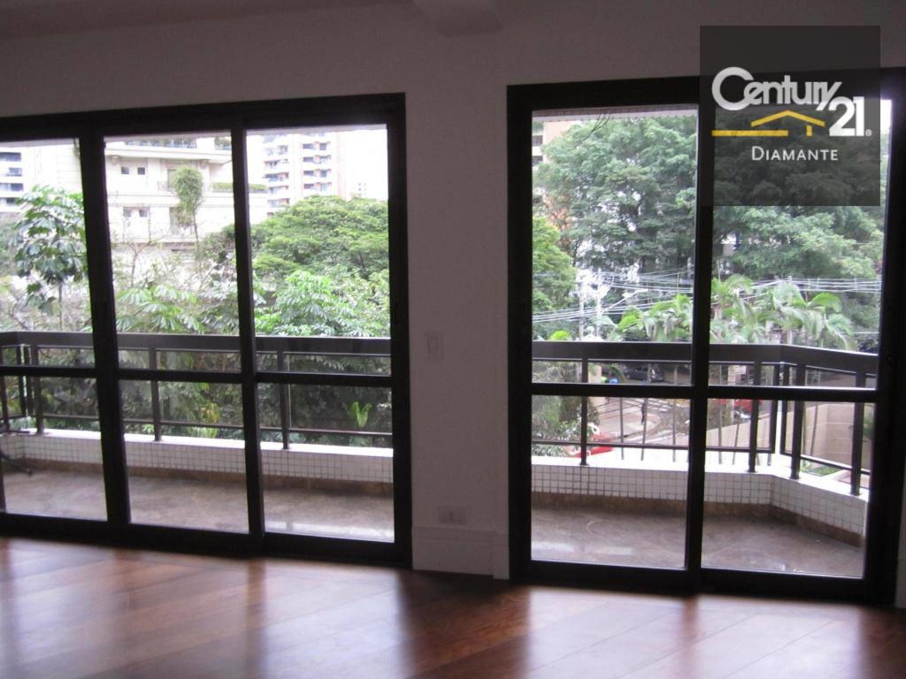 Apartamento com 3 quartos à venda, 210m² em Vila Nova Conceição, São Paulo, SP